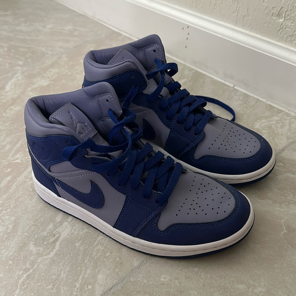 original nike shoe!! size 7